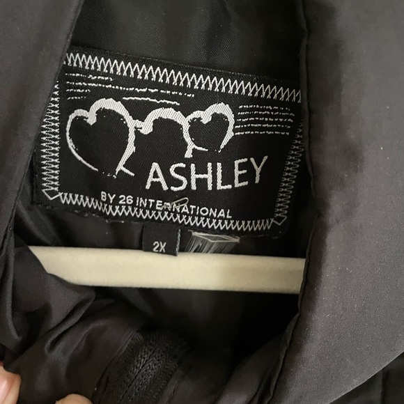 Black Vest 2XL - Picture 2 of 3